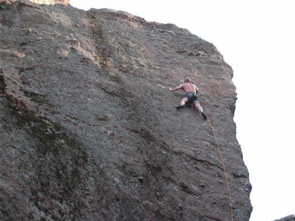 Cataract Corner, 7b, Pinnacles, CA, Vulcanica